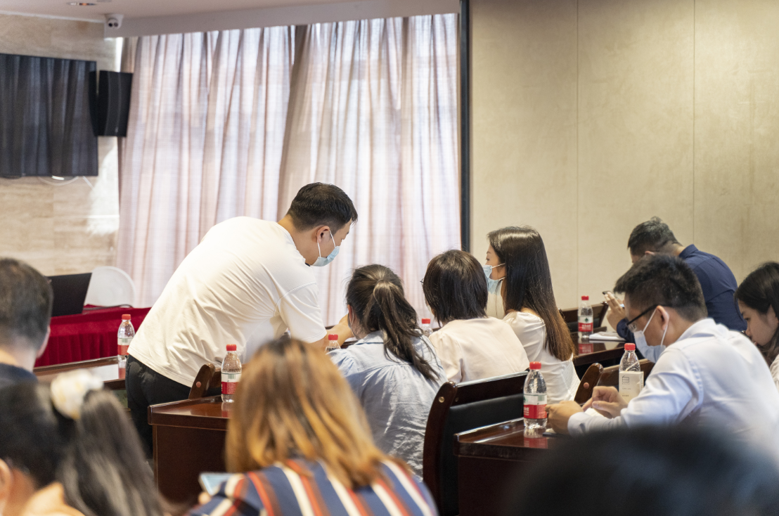 乐鱼入口,乐鱼leyu(中国)组织开展新闻摄影专题培训